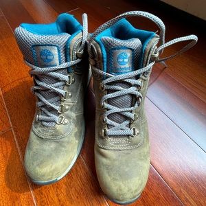 Womens 6 distressed nubuck waterproof Timberland hiking boots, Mount Madsen